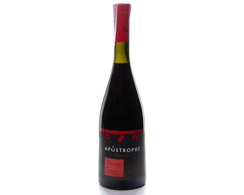 Halbsüßer roter gewöhnlicher Tafelwein „Bastardo Apostrophe“