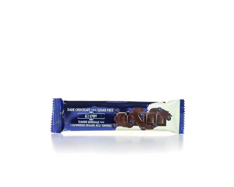Dark chocolate 56%, sugar-free, with blueberry praline filling